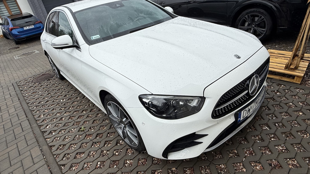 Mercedes E Klasa (Biały)