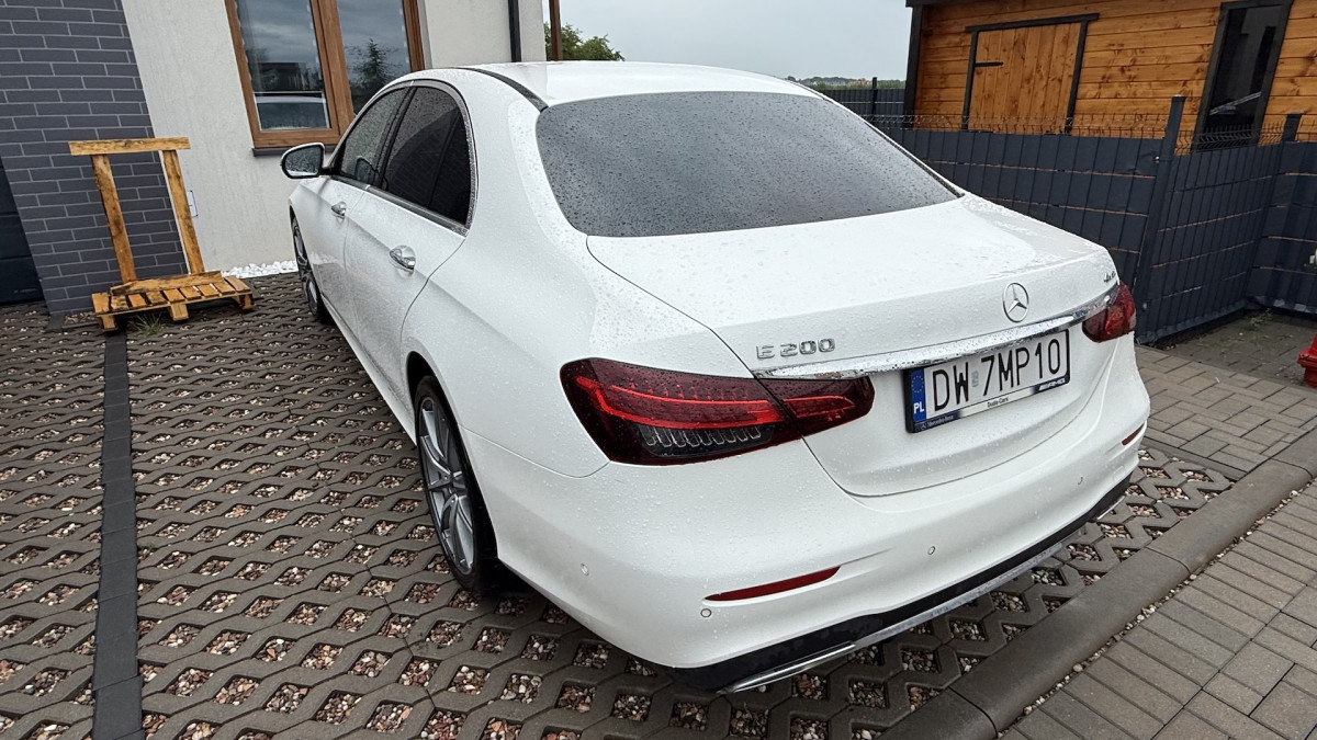 Mercedes E Klasa (Biały)