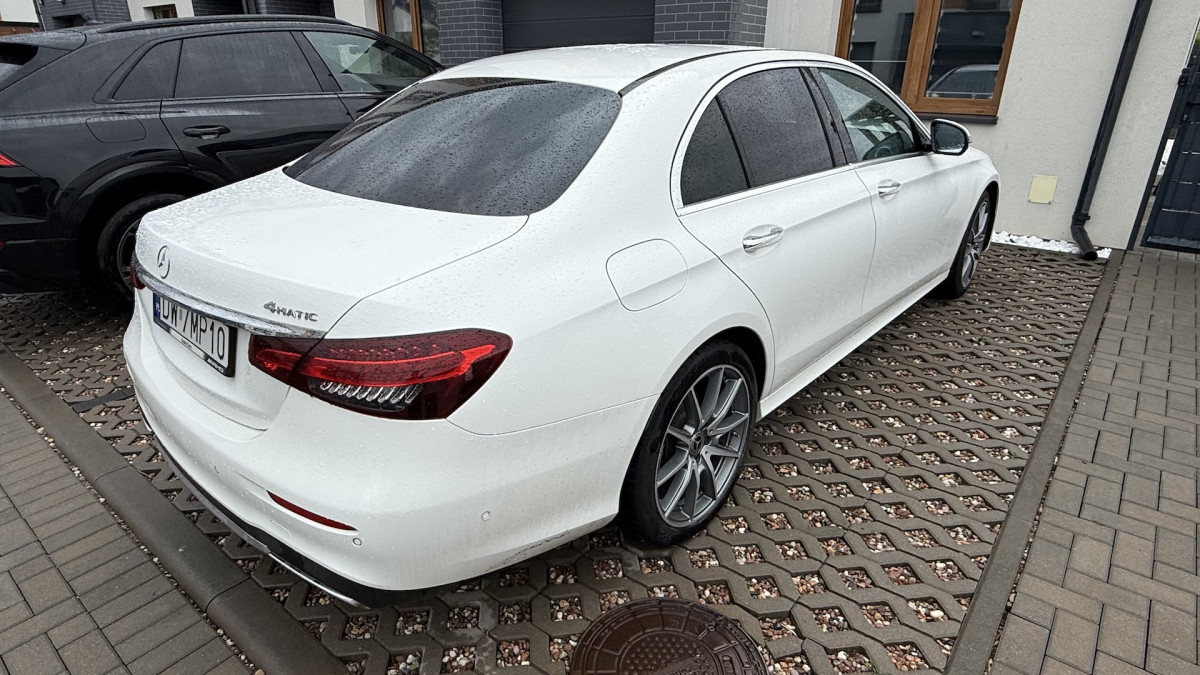 Mercedes E Klasa (Biały)